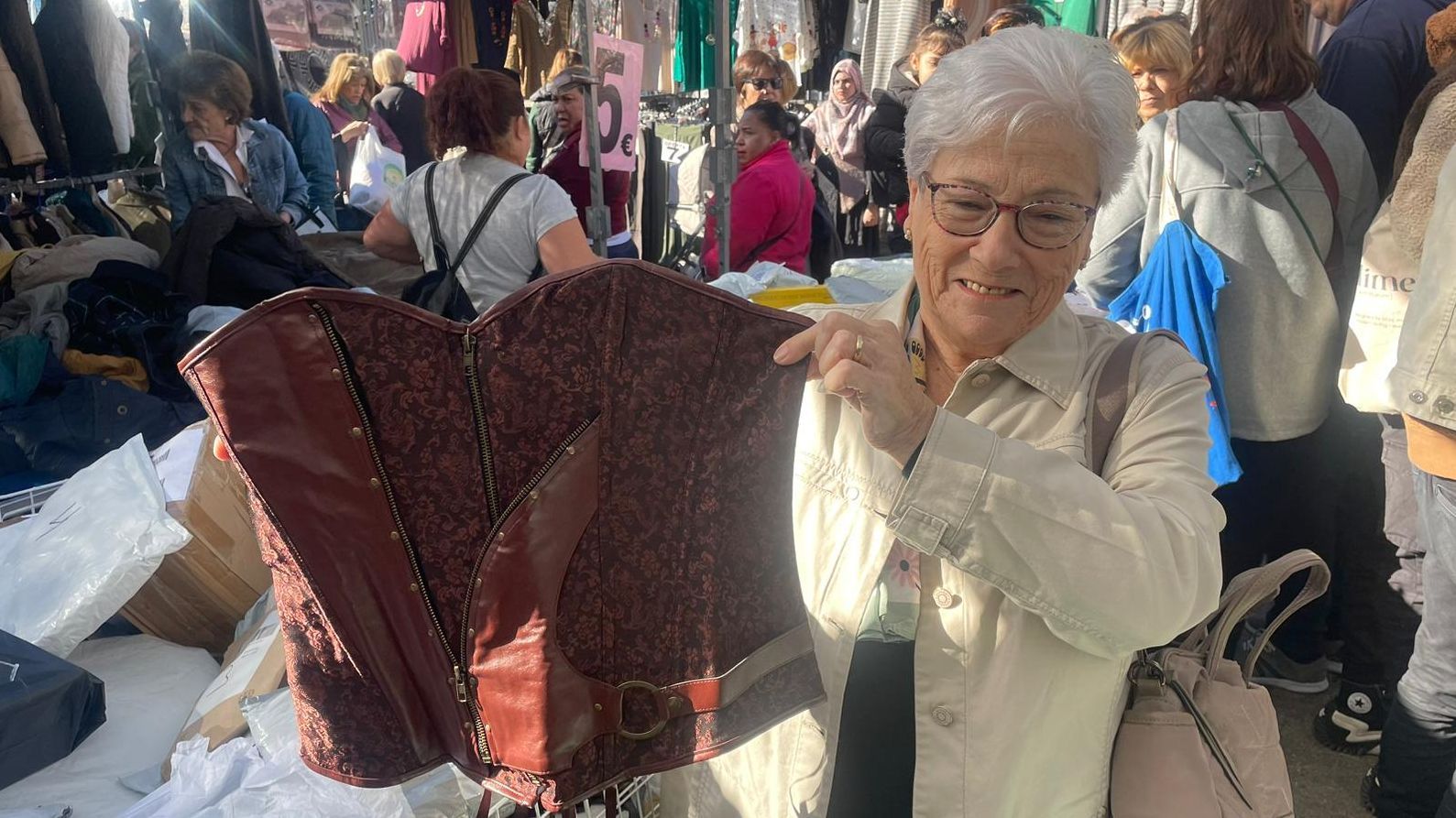 María con el corsé