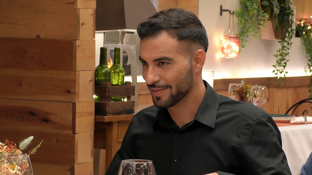 Manuel se sincera con su cita en 'First Dates': "Me gusta mucho hacer la cucharita"