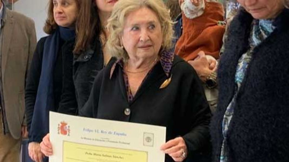 María Salinas Sánchez recibe el título de la Universidad Politécnica de Cartagena