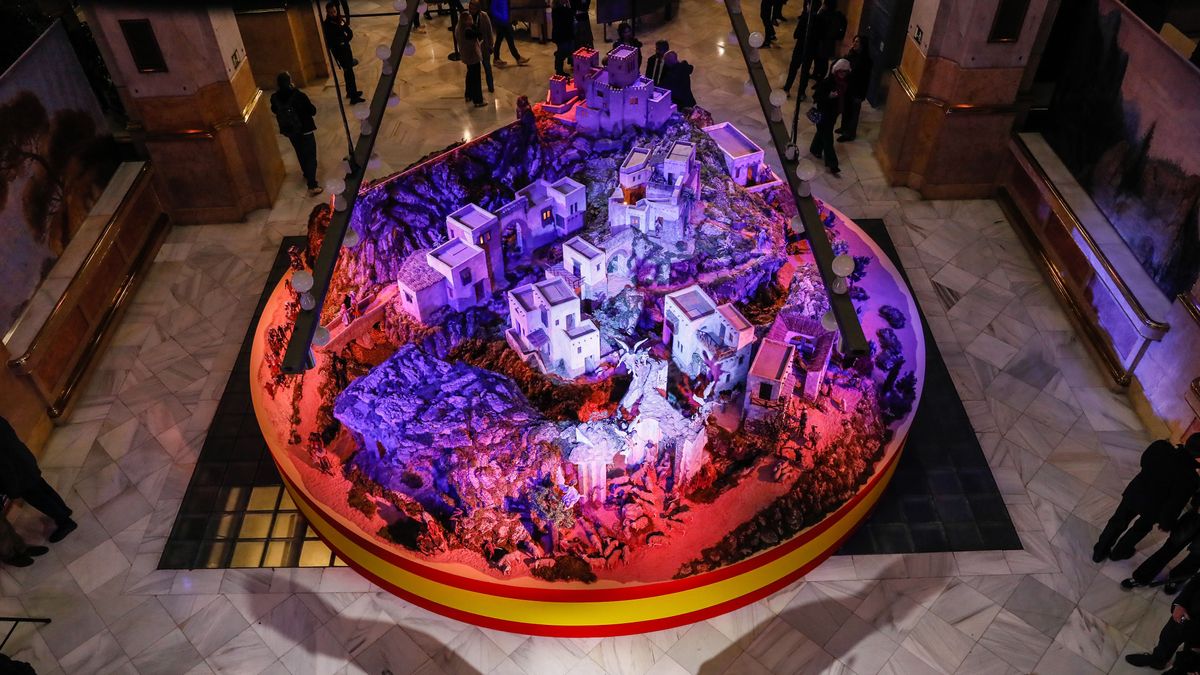 Madrid estrena la Navidad con el tradicional belén de Cibeles que este año tiene su propio mar