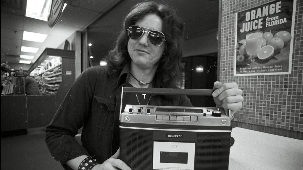 David Coverdale, en su etapa como cantante de Deep Purple, ya recomendaba las casetes en 1974.
