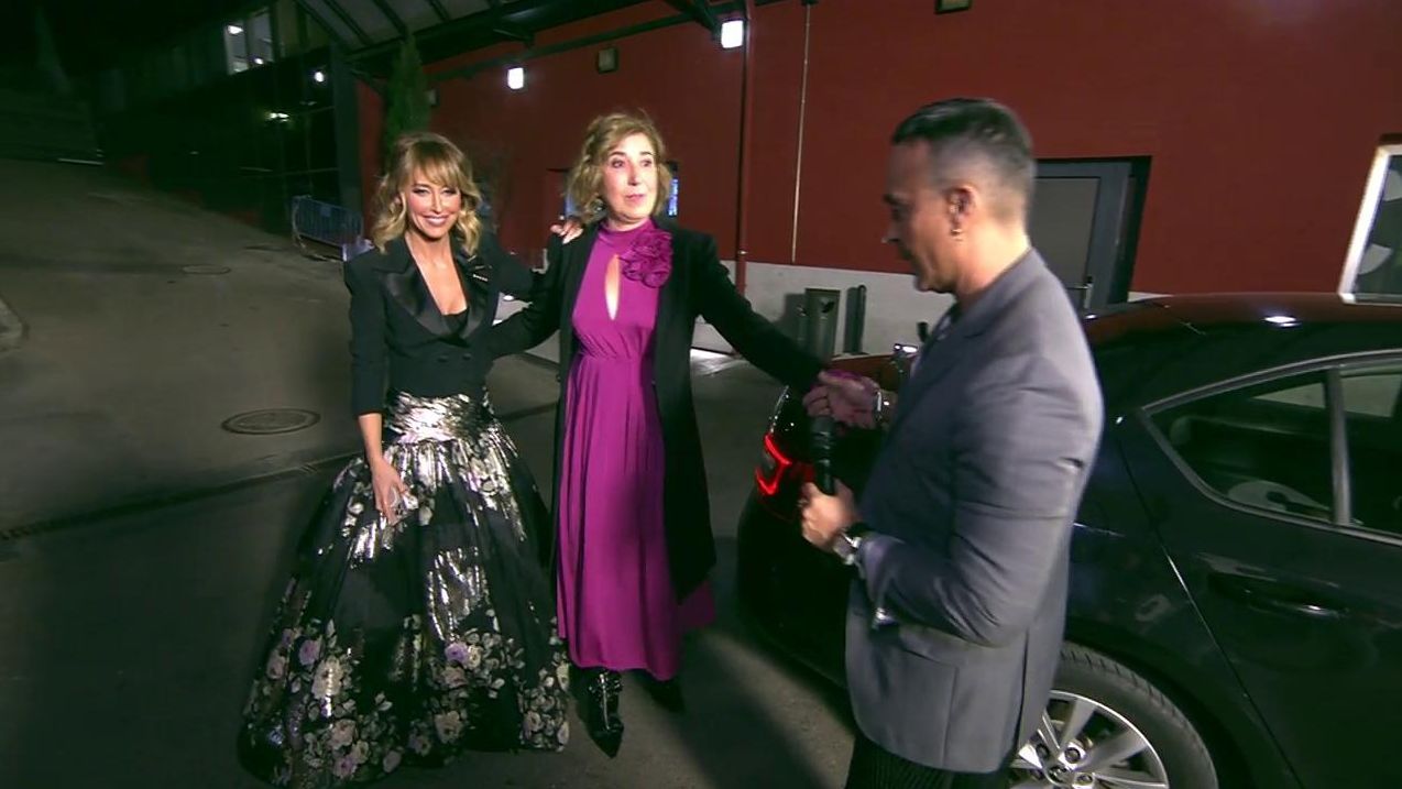 El tremendo look de Emma García para recoger la 'Antena de oro'