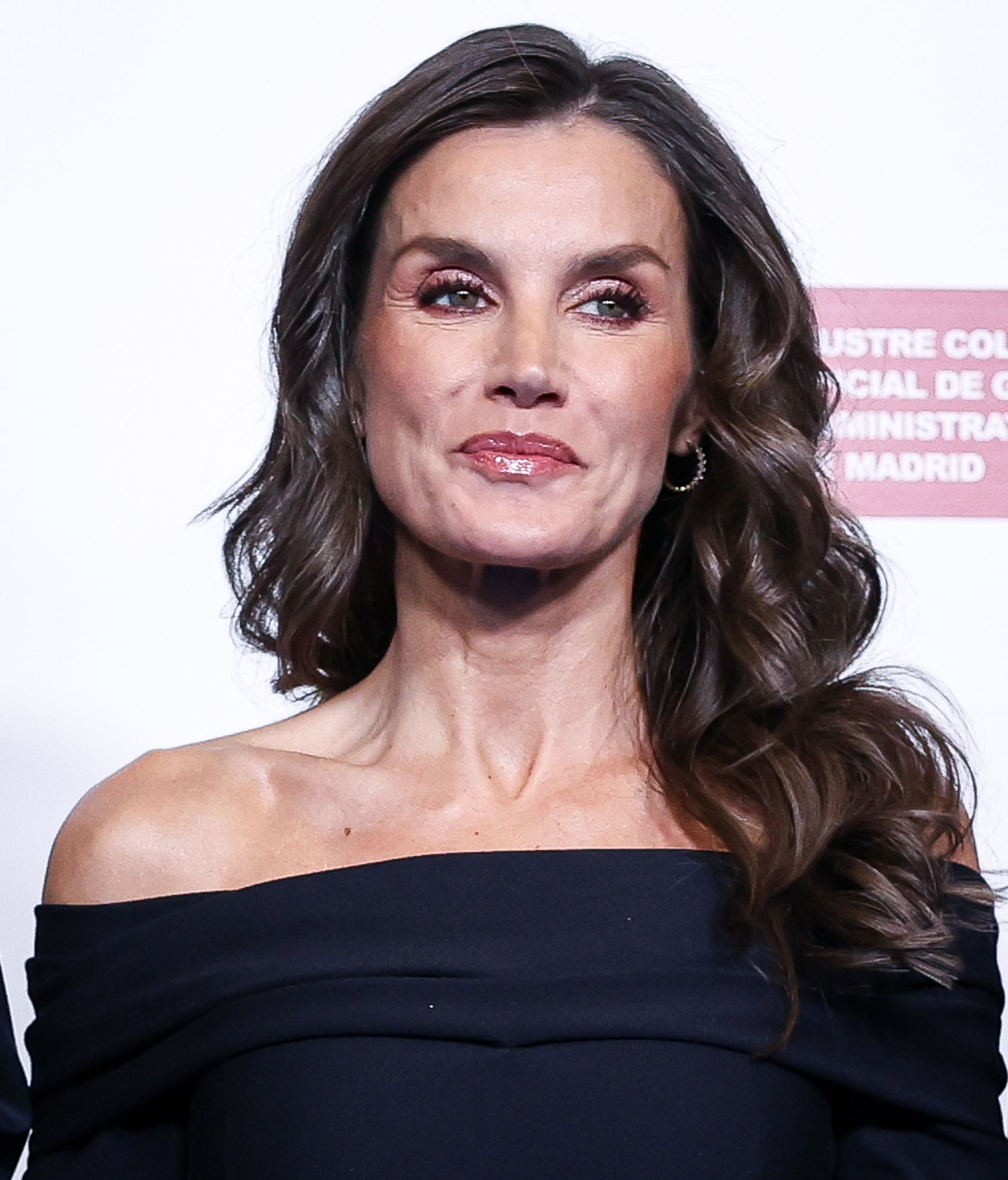 Las ondas glam son un peinado al que recurre últimamente mucho Su Majestad