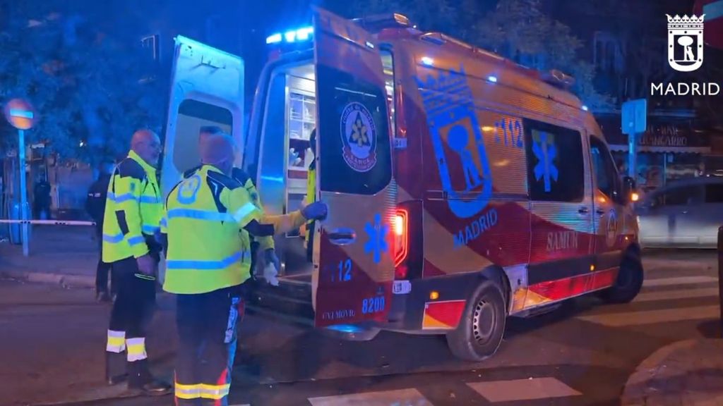 Ambulancia en el lugar de los hechos en Carabanchel (Madrid)