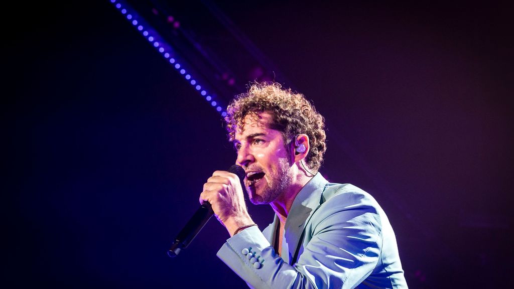 La emotiva sorpresa de David Bisbal en el colegio de su hija: canta su canción favorita