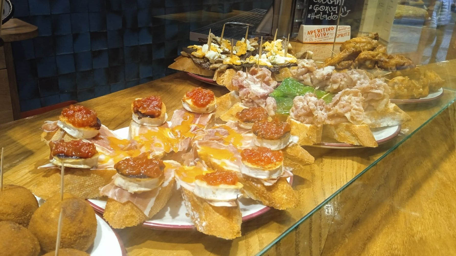 Pintxos en una barra