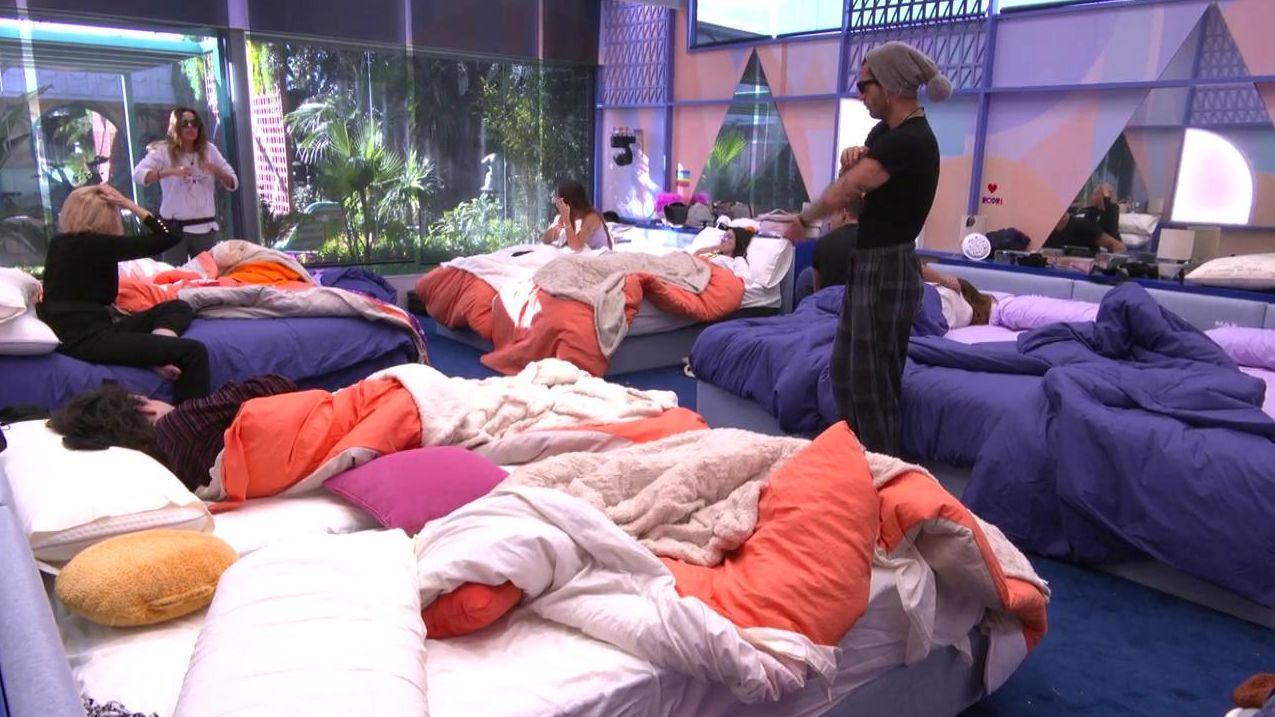 Se lía en la casa y todos los concursantes terminan a gritos