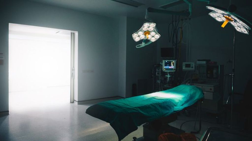 Una mujer denuncia que lleva seis años esperando una operación de mano: "El dolor que tengo es horroroso"