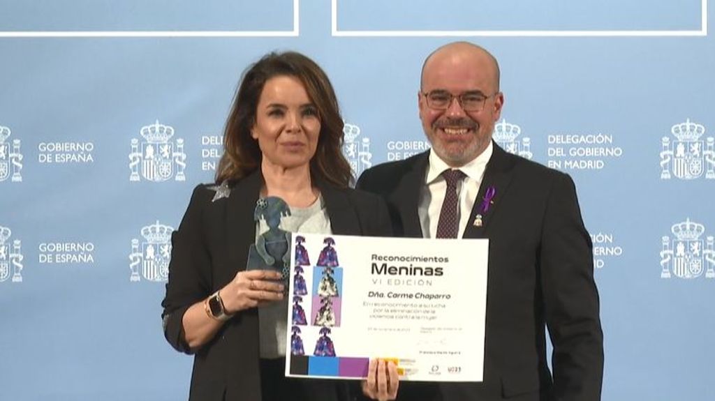 Carme Chaparro recibe el premio Meninas 2023 por su compromiso contra la violencia de género