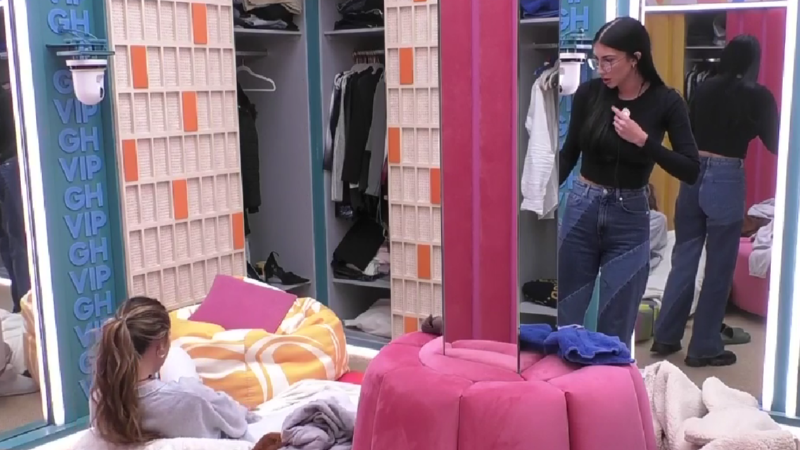 Pilar y Naomi, hartas de Laura