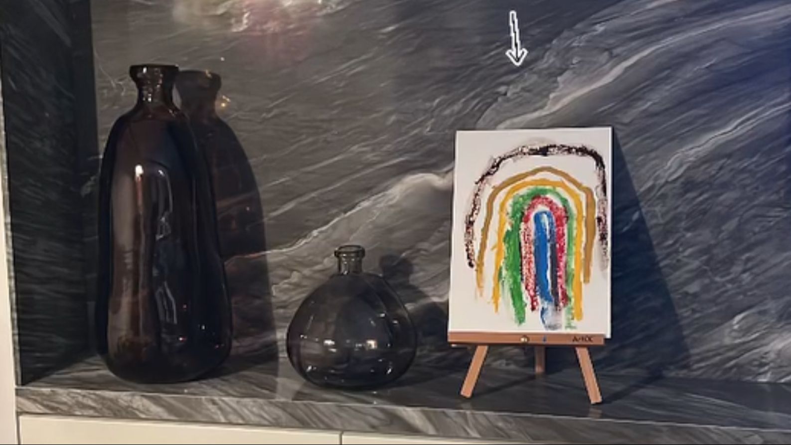 Adara Molinero presume del talento para la pintura de su hijo Martin