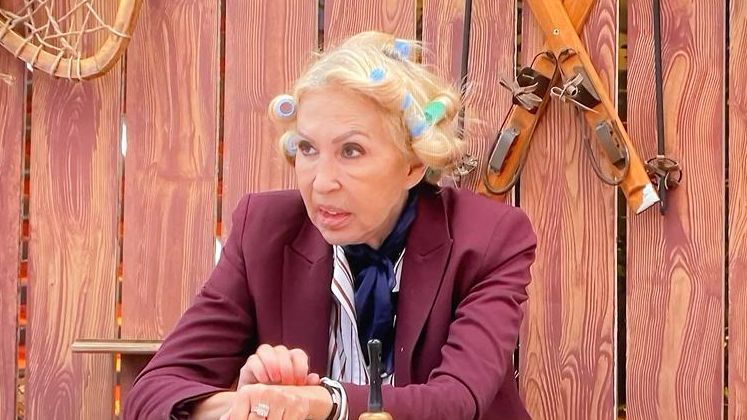 Laura lista para la gala