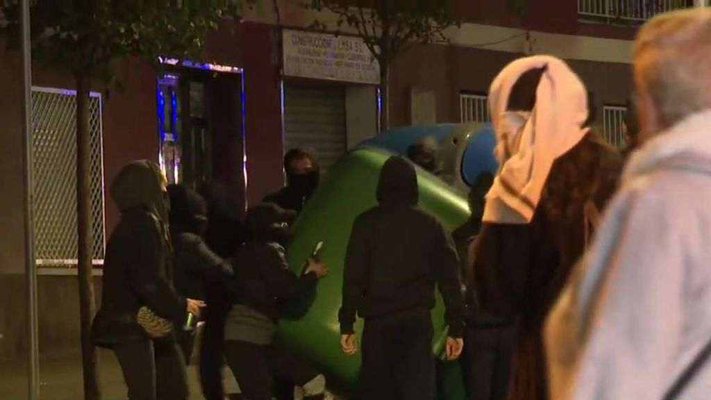 Manifestación en Santa Coloma con disturbios, cargas y detenciones