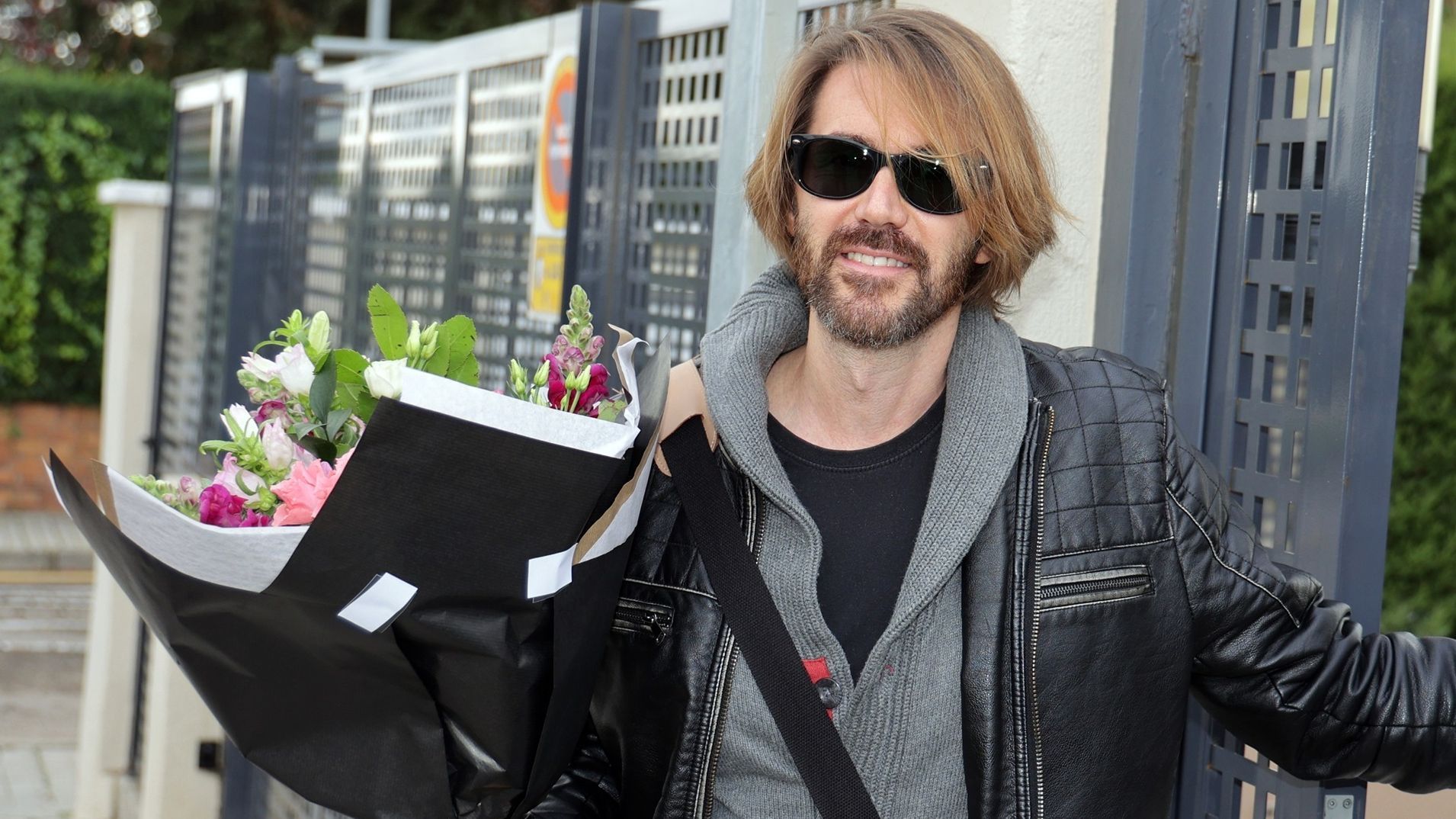 Manuel Velasco, a su llegada a la residencia de su madre el día de su cumpleaños