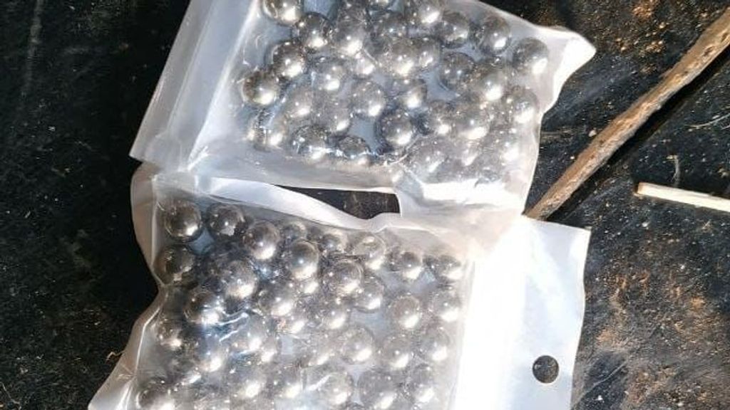 Las bolas de acero que han lanzado los okupas a los Mossos d'Esquadra