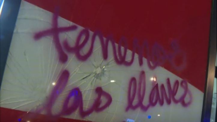 Pintadas en paredes y comercios de Santa Coloma