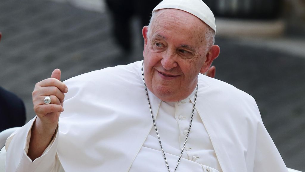 El papa Francisco no puede dar su discurso y lo reparte por escrito: explica "no estar bien de salud"