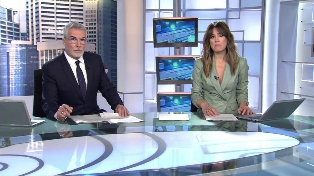 Con David Cantero e Isabel Jiménez Informativos Telecinco 2023 Mediodía 01/12/2023