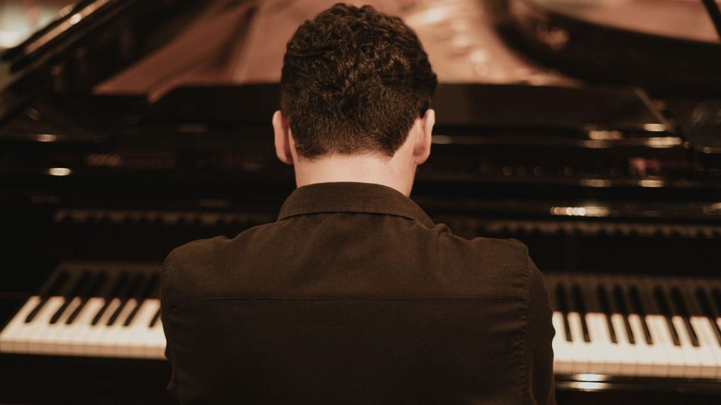 Darío Meta, al piano