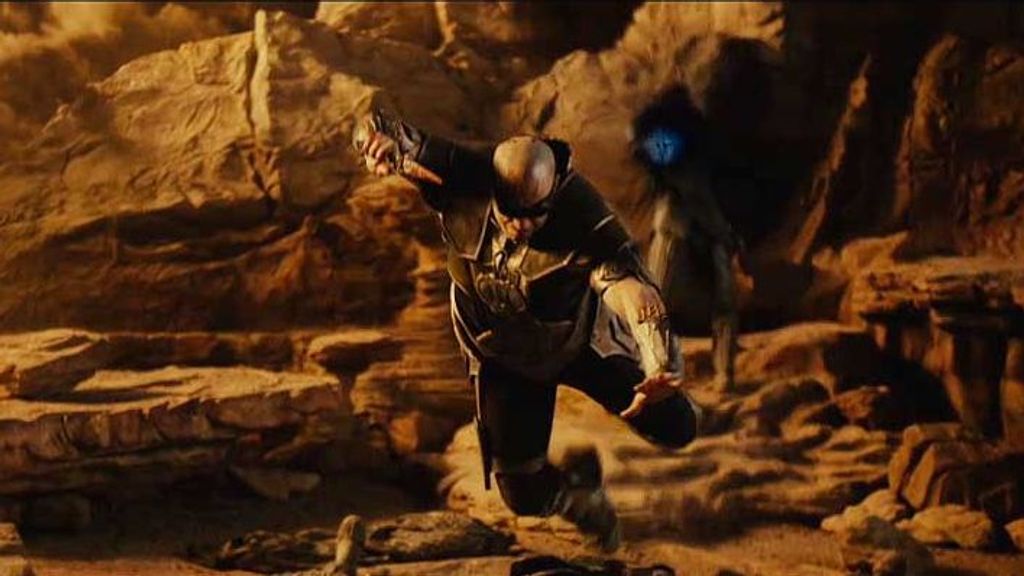Vin Diesel huye de los cazarrecompensas en 'Riddick', el martes 5 de diciembre a las 22.30 h.