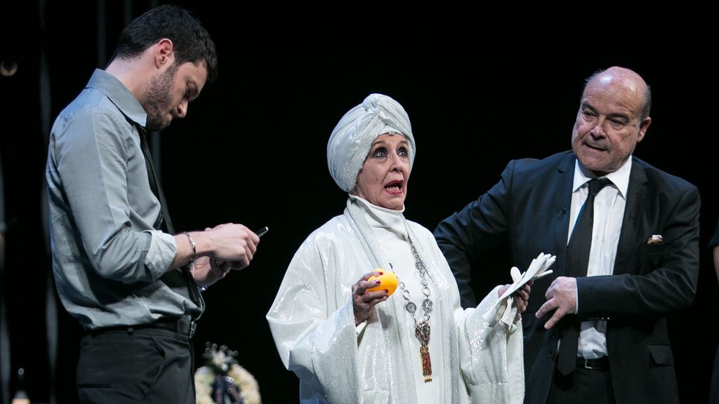 Concha Velasco en la obra 'El funeral' en el Teatro Calderón de Valladolid