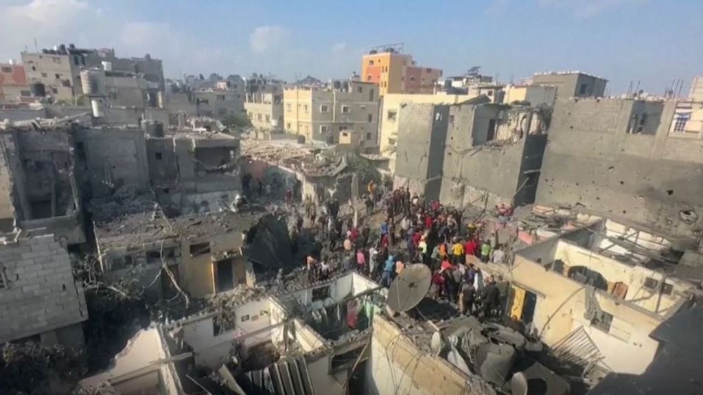 Fin a la tregua entre Israel y Hamás: una lluvia de bombas cae sobre la Franja de Gaza y mata a más de 200 personas