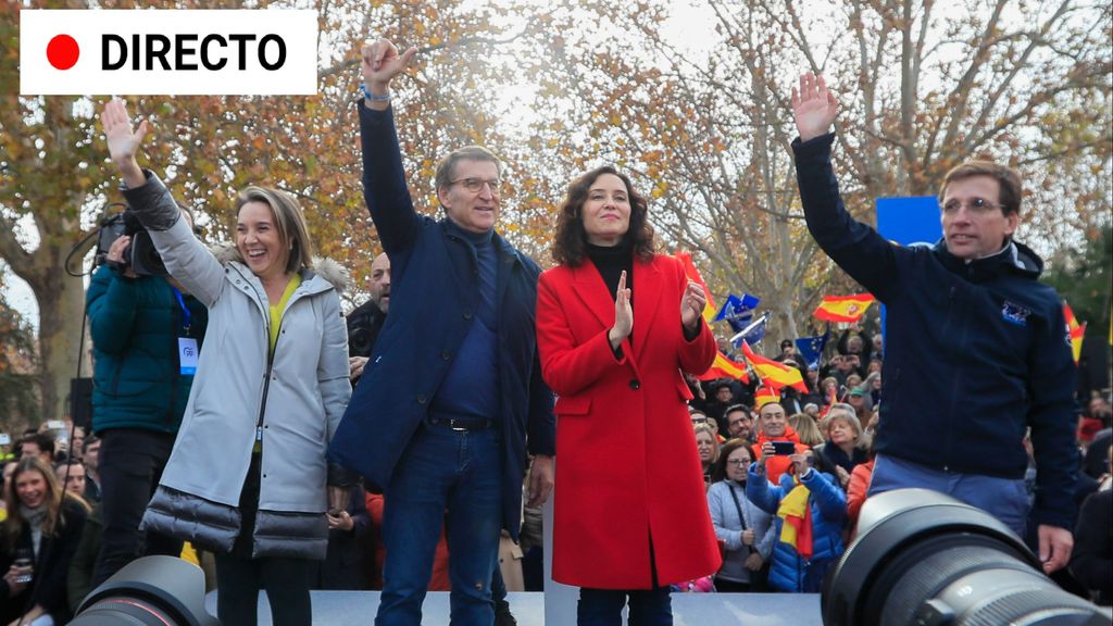 Los duros ataques contra Sánchez en la concentración contra la amnistía de los líderes del PP: "En nuestro nombre, no"