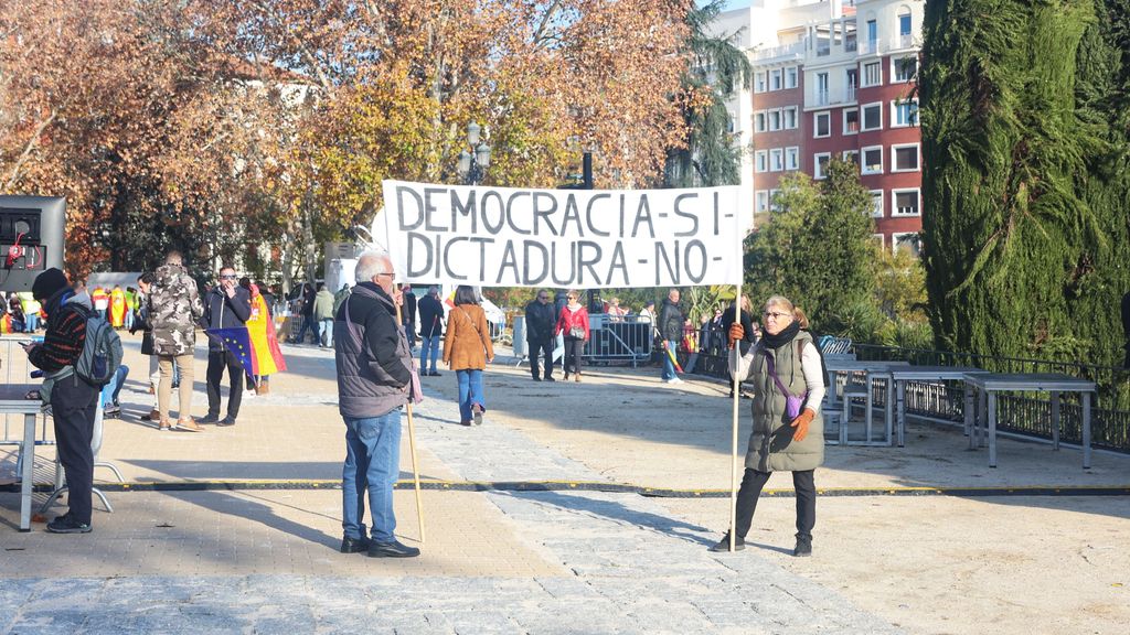 Comienzan a llegar los primeros manifestantes al Templo de Debod