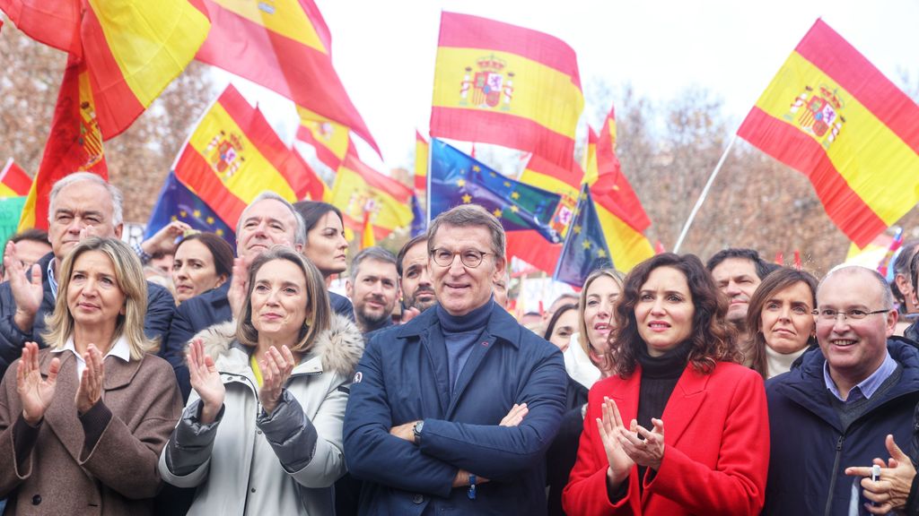 La secretaria general del PP, Cuca Gamarra, el presidente del Partido Popular, Alberto Núñez Feijóo, la presidenta de la Comunidad de Madrid, Isabel Díaz Ayuso, y el portavoz del PP en el Congreso, Miguel Tellado