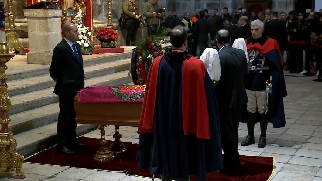 Miles de personas despiden a Concha Velasco en Valladolid