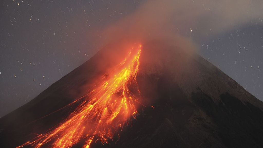 Mueren una decena de montañeros atrapados en la erupción del volcán Merapi