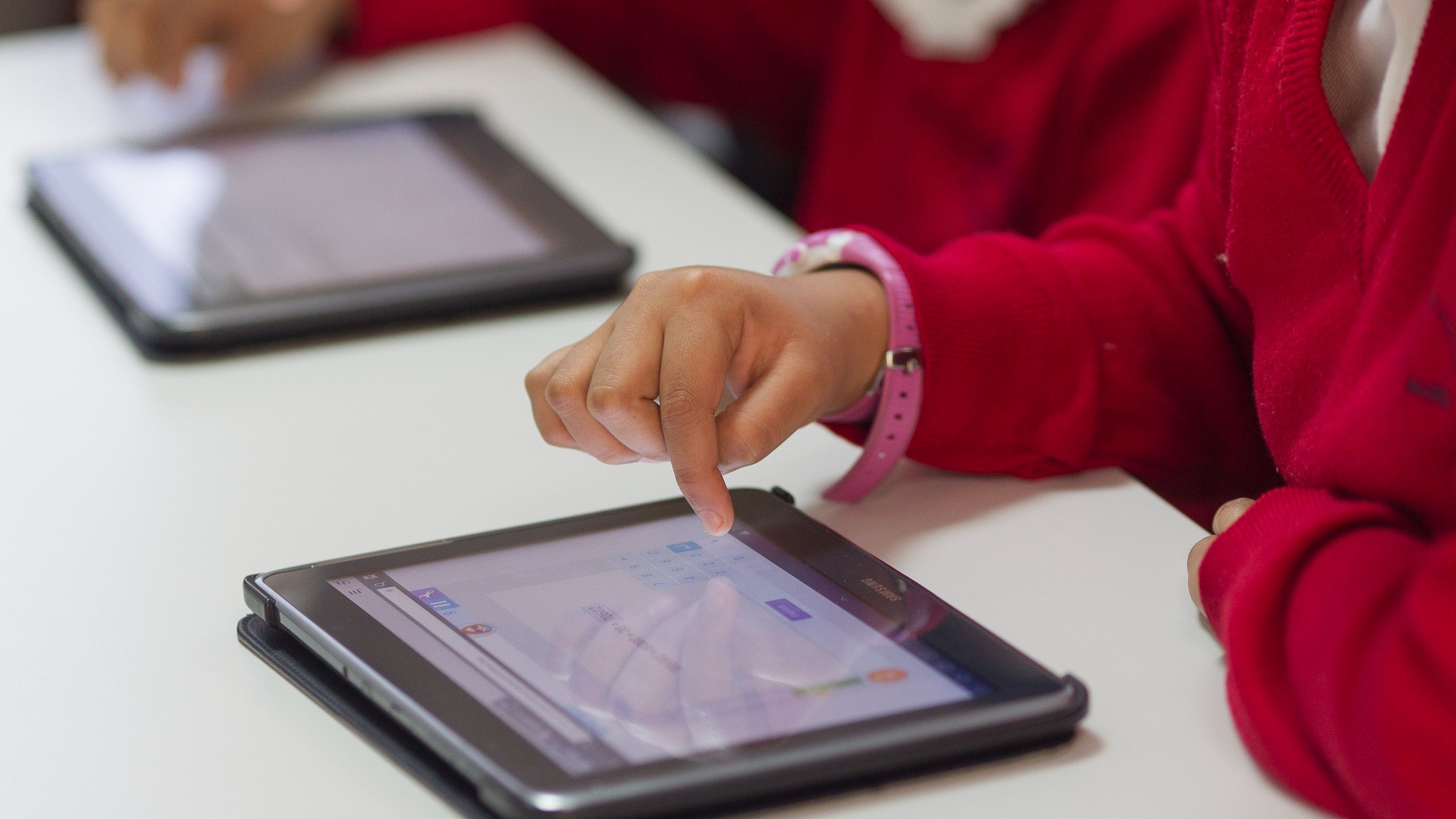 El móvil distrae en las aulas