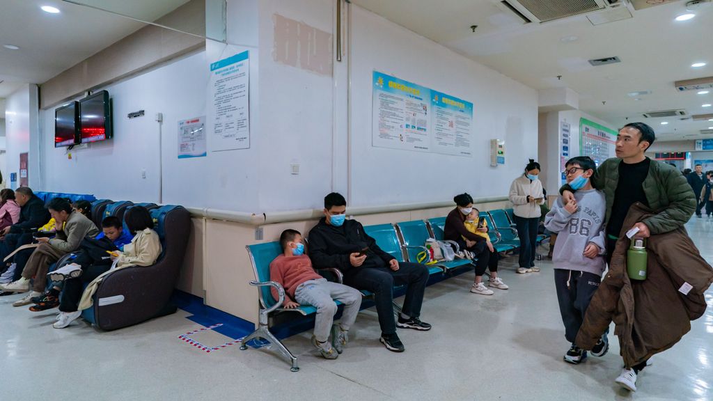La neumonía colapsa los hospitales en China