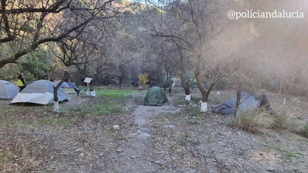 Localizan a ocho menores sin escolarizar y en situación de riesgo en la comuna hippie de Órgiva (Granada)