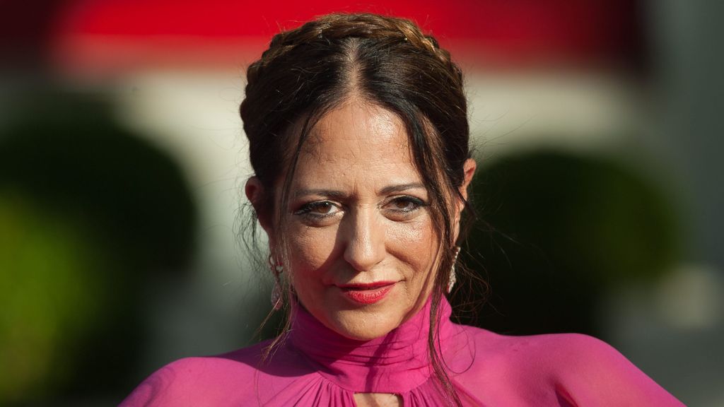 Yolanda Ramos posando en una alfombra roja