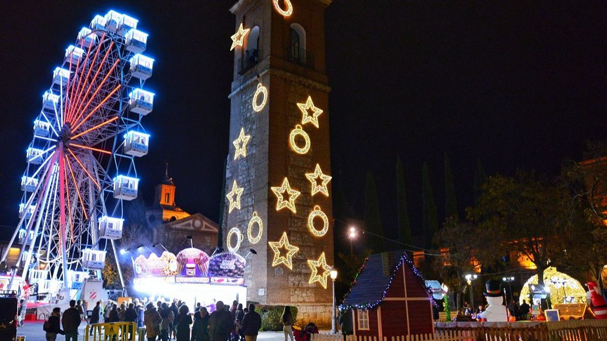 Alcalá de Henares estrena su mercado navideño en un espacio con pista de hielo y noria de 40 metros