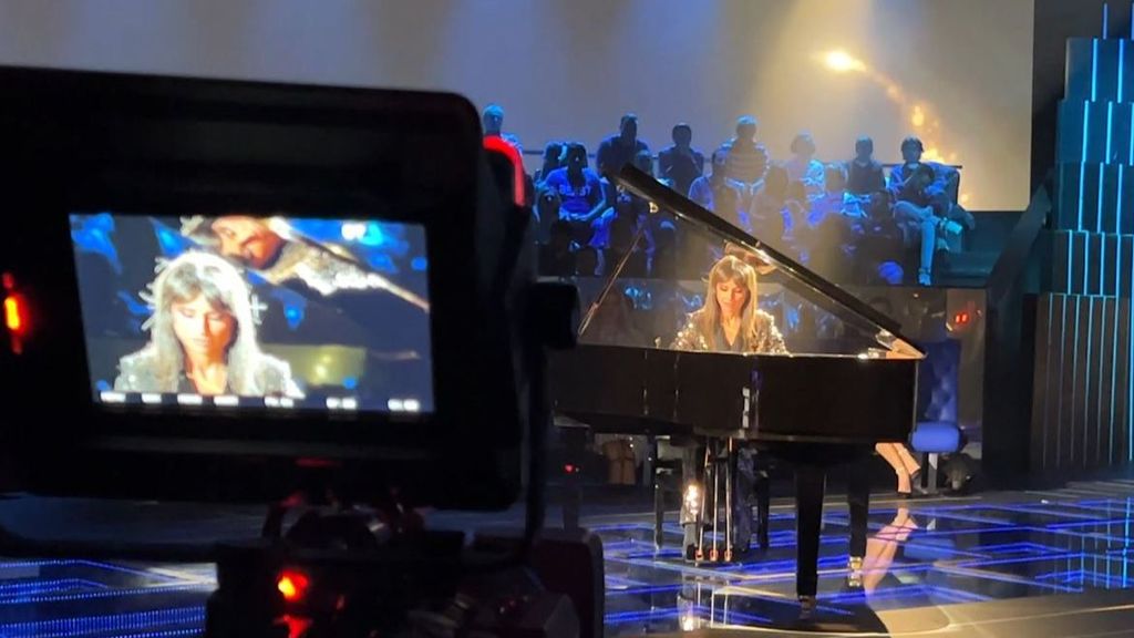 Exclusiva, tras las cámaras: así tocó Marta Flich la sintonía de 'GH' al piano