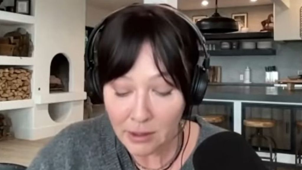 Shannen Doherty ha confesado en el primer capítulo de su podcast "la vergüenza" que sintió al enterarse de que su marido le había sido infiel durante dos años