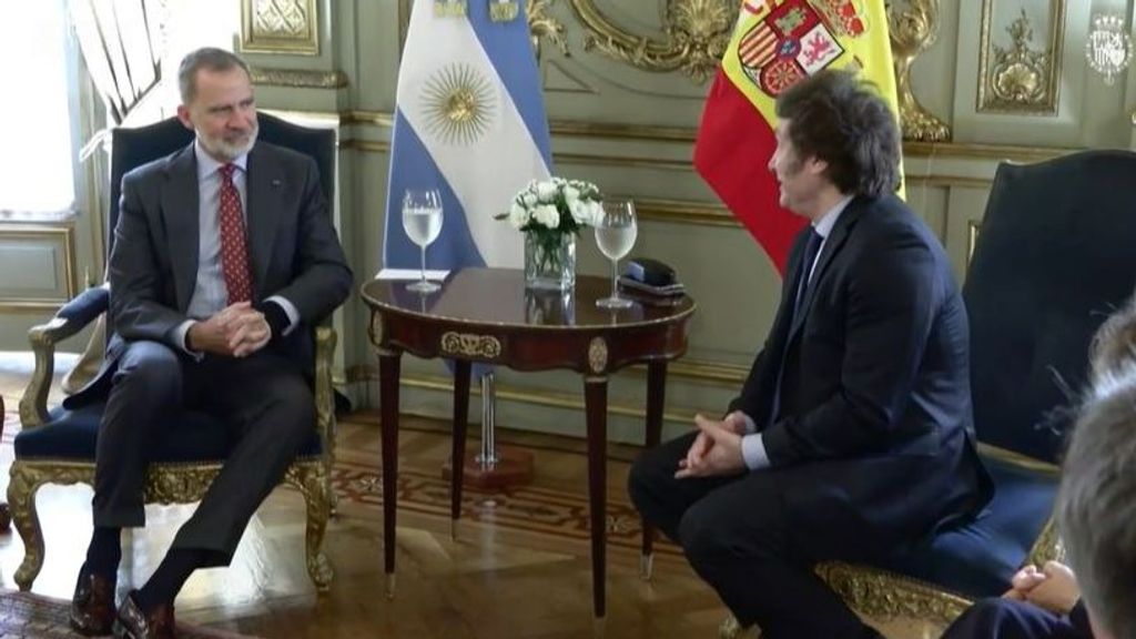 El rey Felipe VI se reúne con Javier Milei en la víspera de su toma de posesión en Argentina