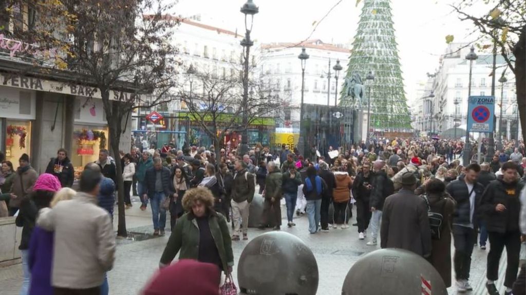 Madrid, a tope: una marea humana invade la capital española aprovechando el puente