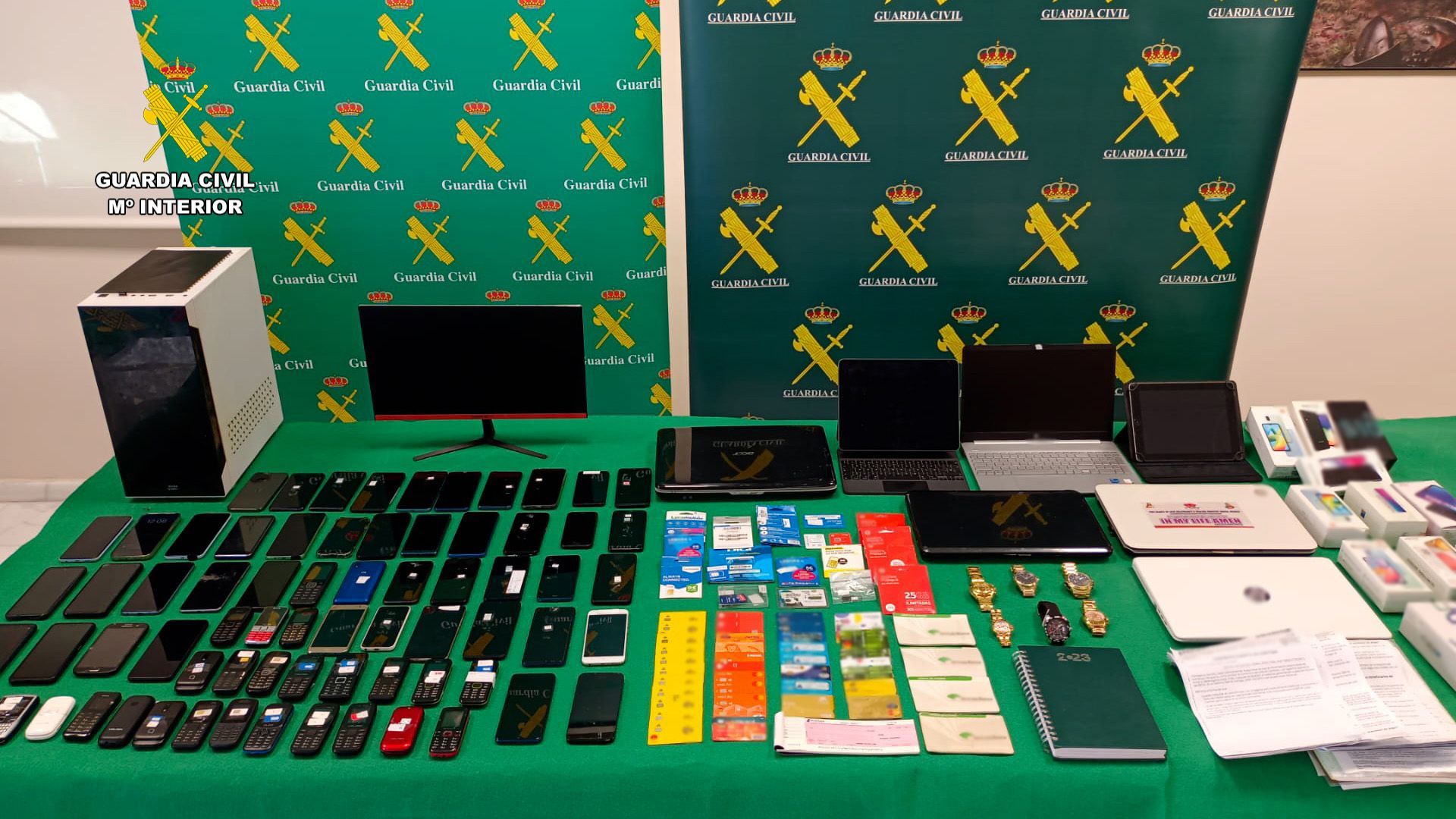 Dispositivos electrónicos y otros elementos incautados