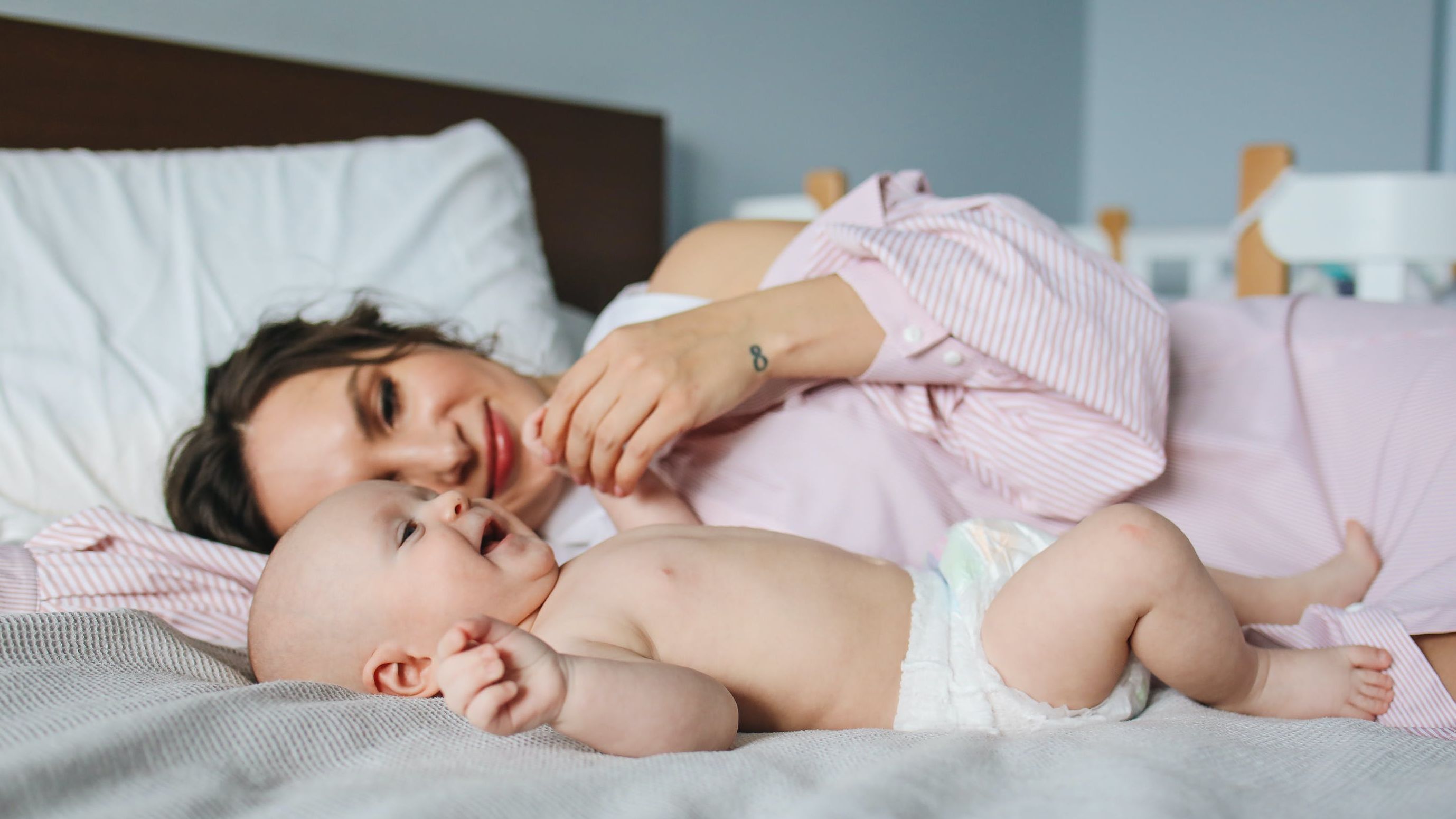 El colecho no debe empezar antes de que el bebé tenga 3 meses. FUENTE: Pexels