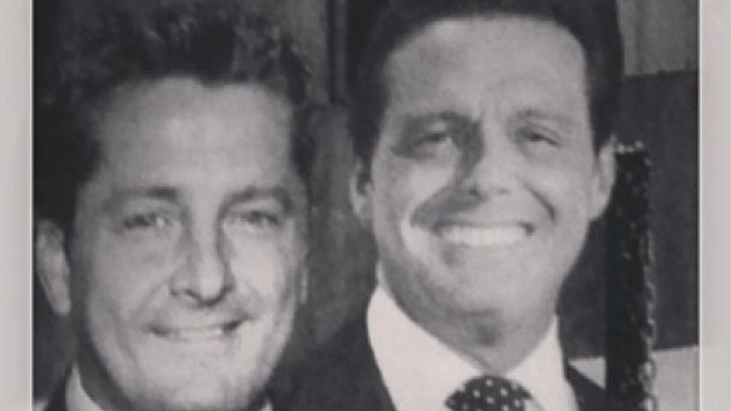 Luis Miguel y su hermano pequeño, Alejandro Basteri.