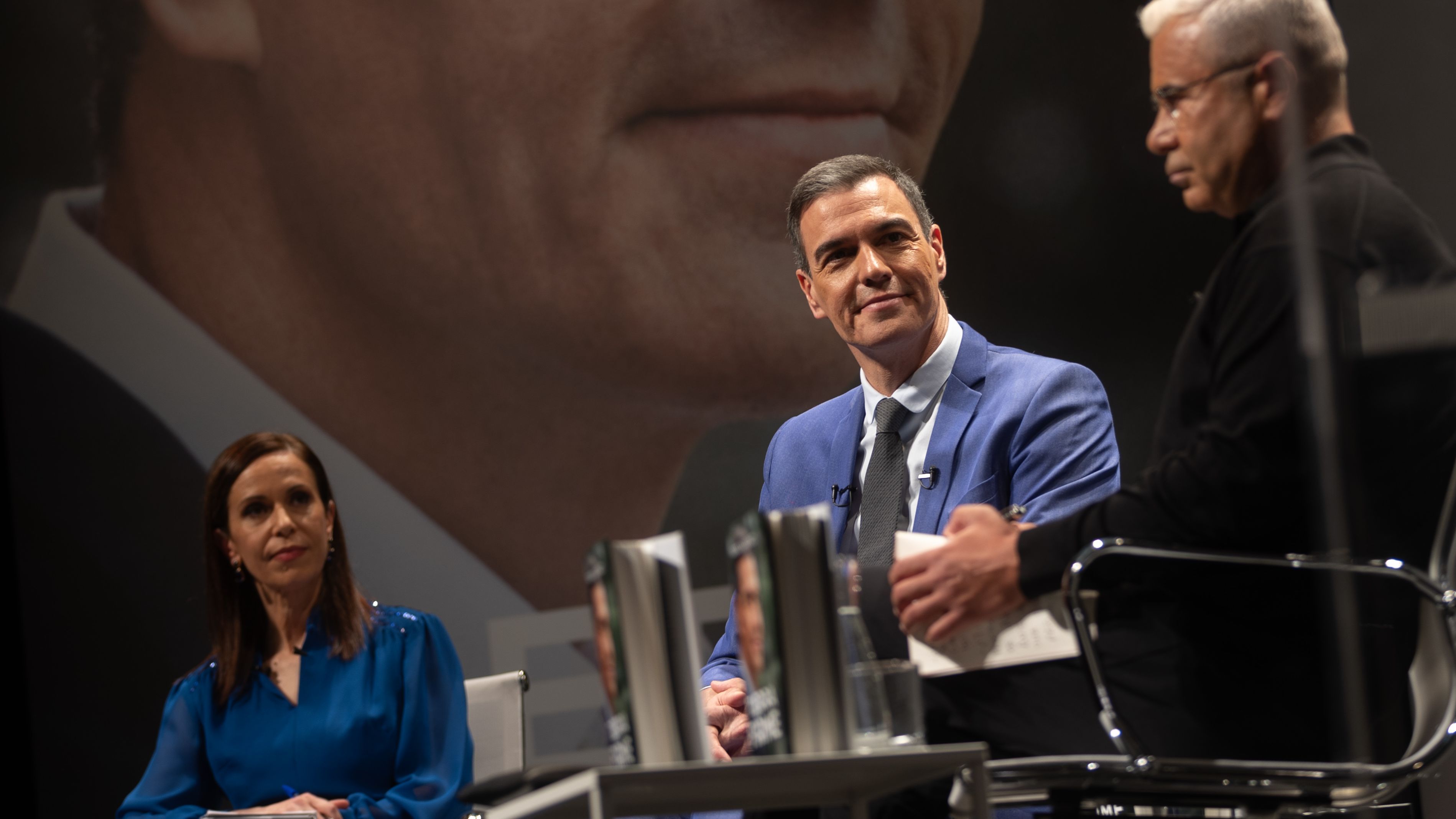 Sánchez, junto a Caballero y Vázquez en la presentación de 'Tierra firme'