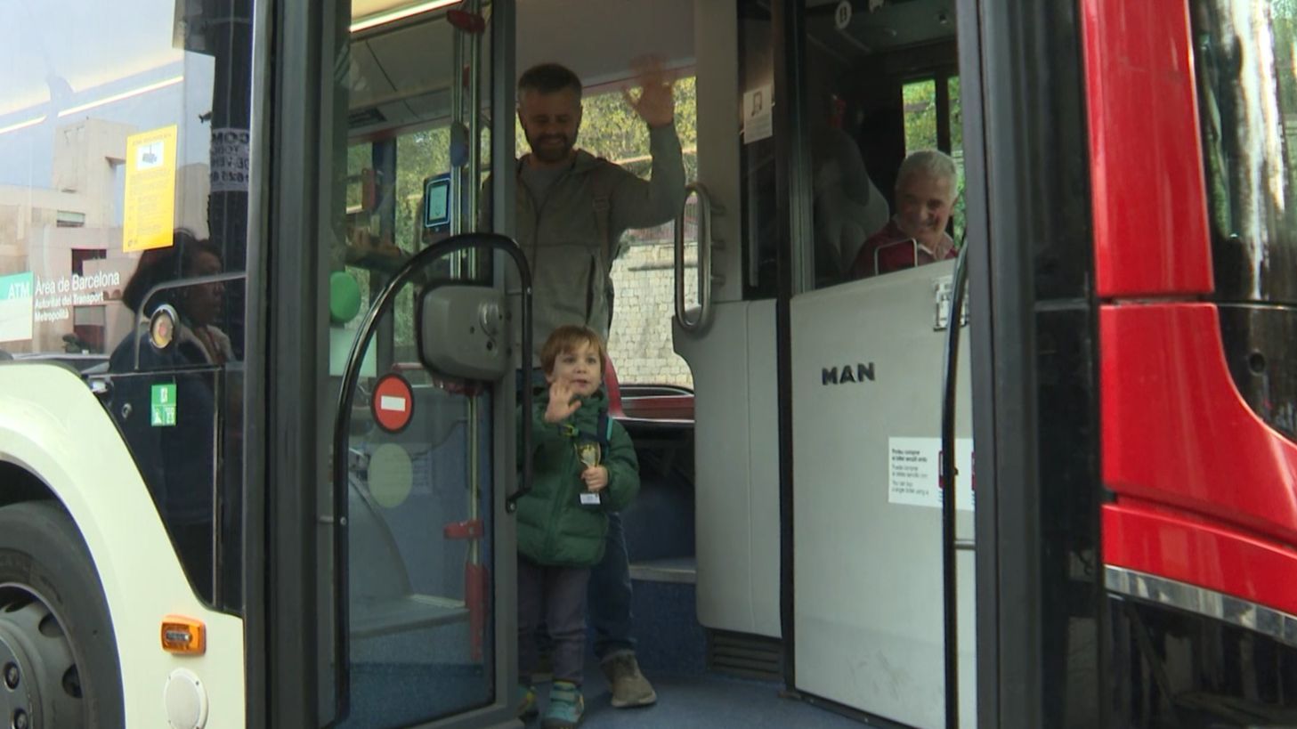 Aran junto a su padre