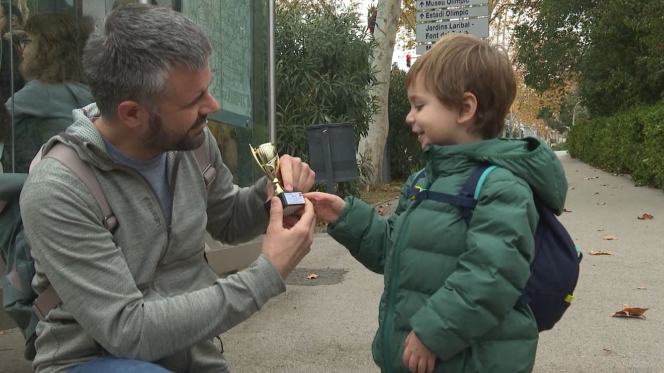 Aran junto a su padre