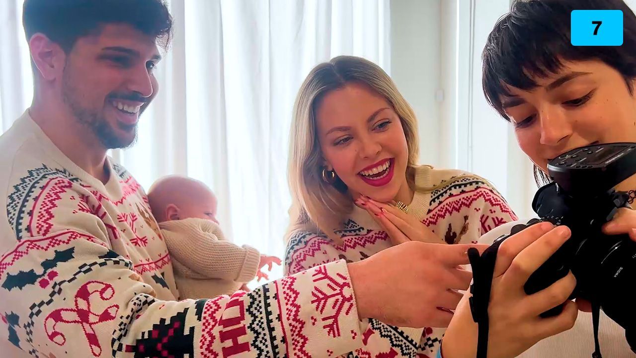 Sandra Férriz y Darío Sellés hacen una sesión de fotos navideña con Noah (2/2)