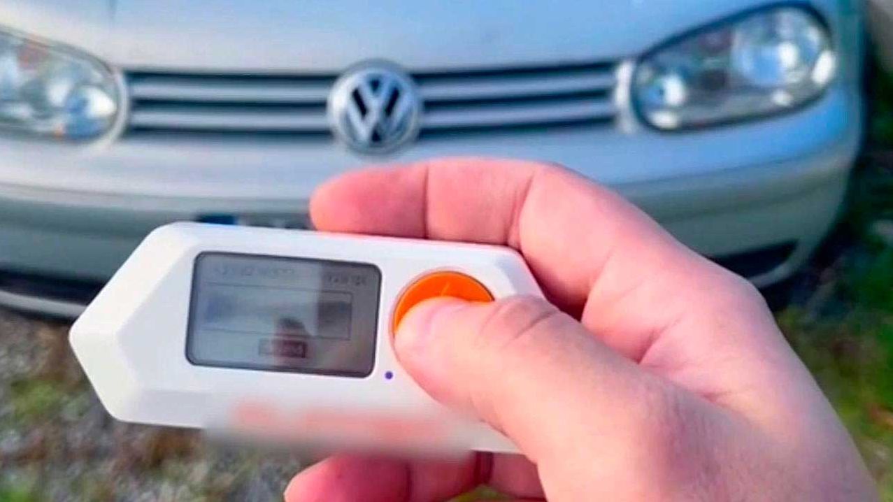 Un simple altavoz o un cable USB: se dispara el robo de coches utilizando las últimas tecnologías