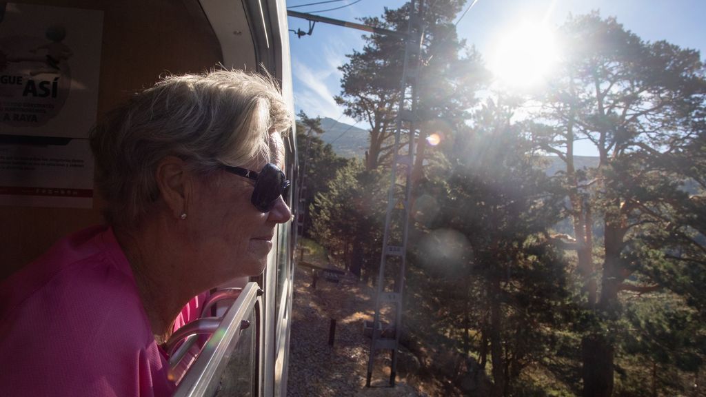 Descubre los parajes más espectaculares de la Sierra de Madrid a bordo de un tren