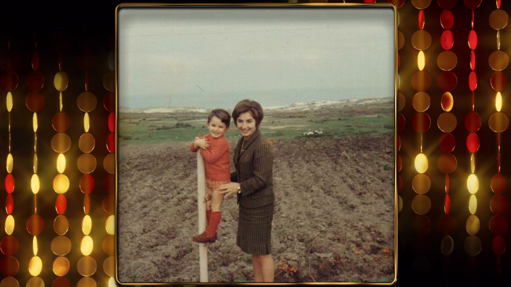 Jesús Vázquez junto a su madre